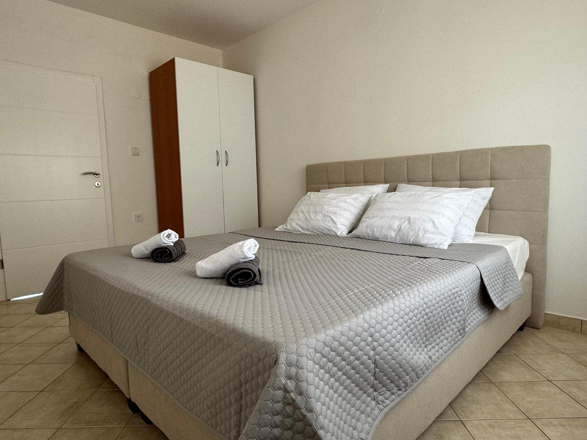 Apartmani Ivano Vir Exterior photo