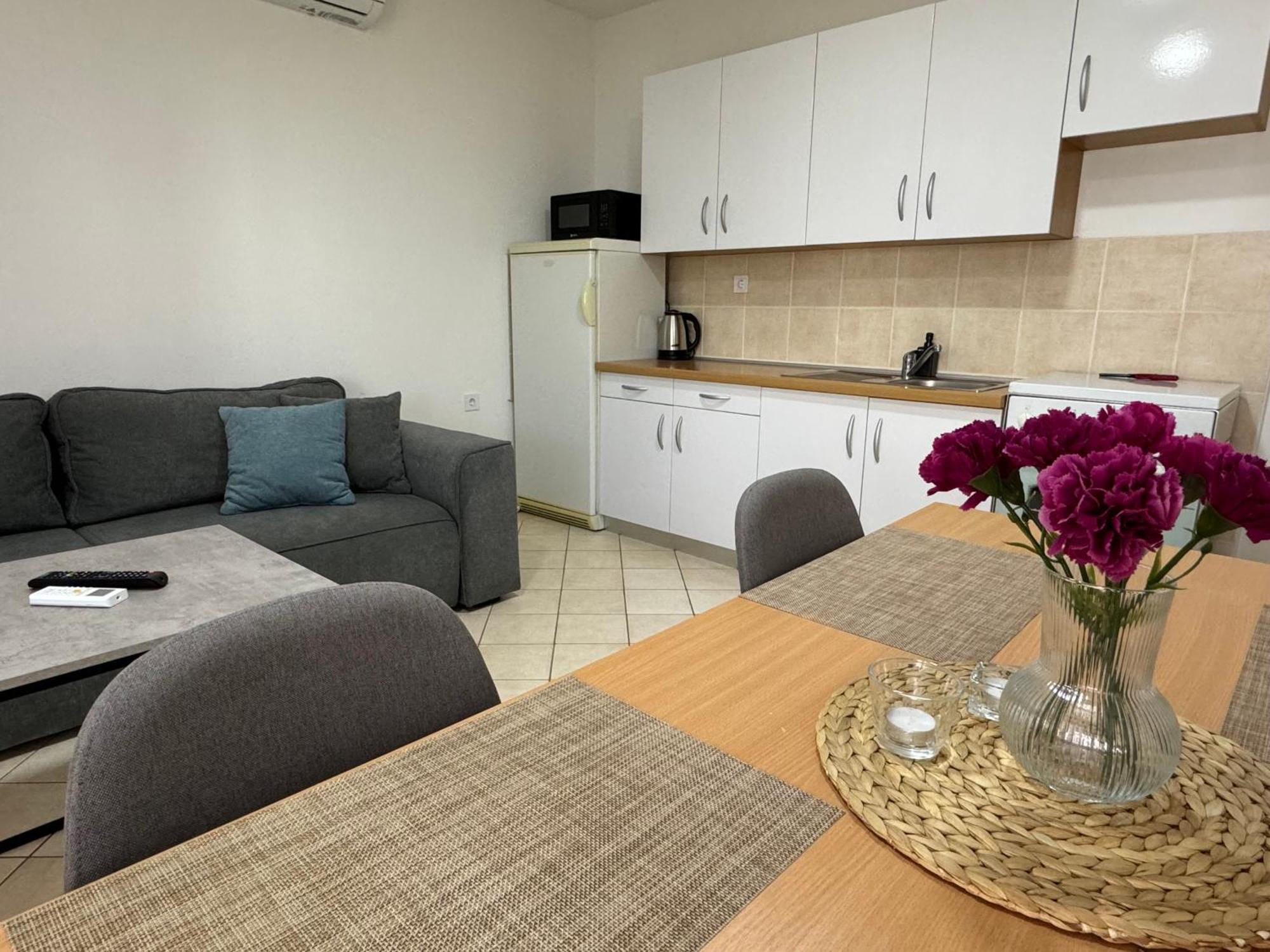 Apartmani Ivano Vir Exterior photo